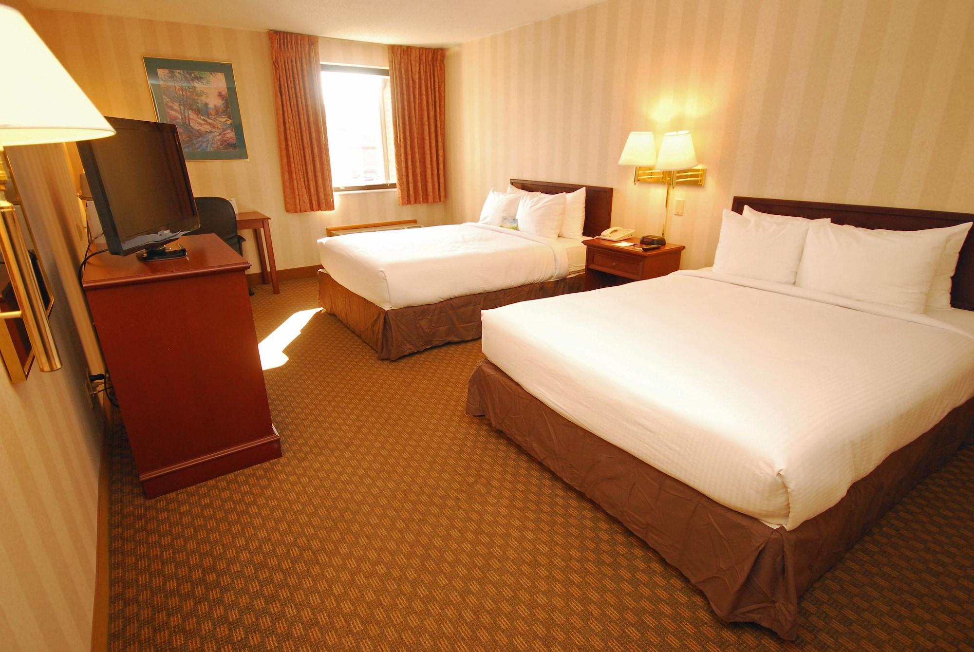Days Inn & Suites By Wyndham Northwest Indianapolis Exterior photo